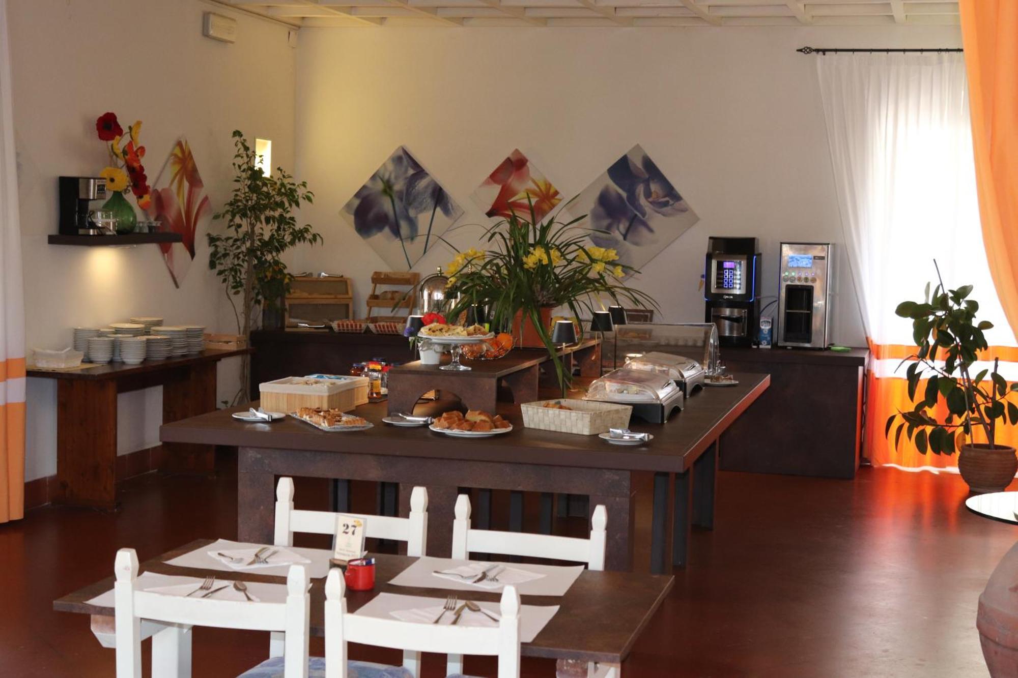 Le Renaie Hotel 3*